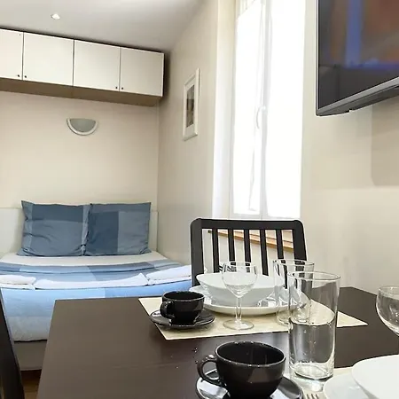 N4 Proche Hec Rer C Apartment *